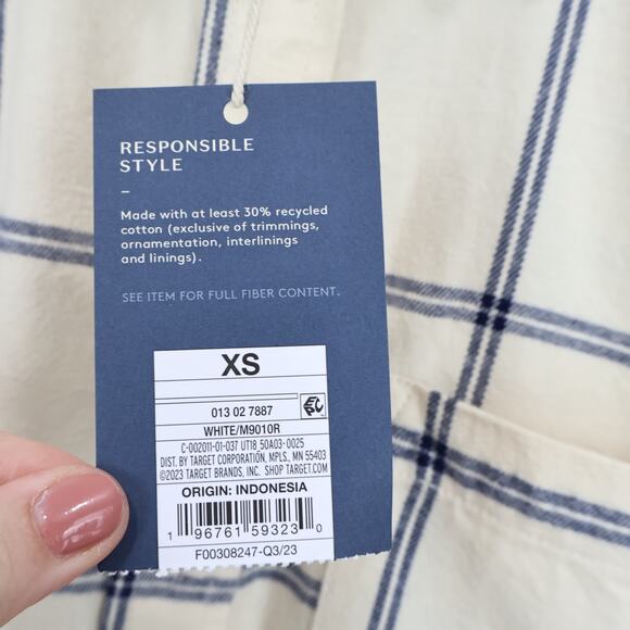 NWT Universal Thread Oversized Button Up Flannel Plaid Shirt Cream Navy Size XS - Picture 7 of 8